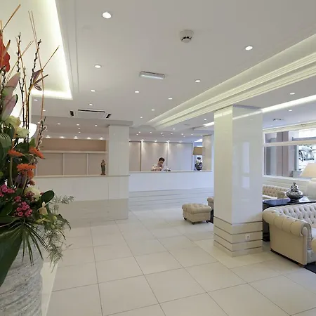Paradis 4*